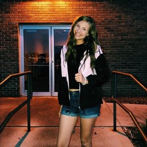 Meet your Posher, Natea